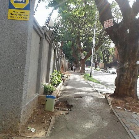 Royal Crown Guesthouse Johannesburg Esterno foto