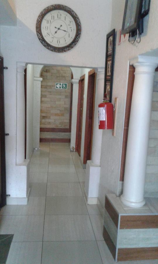 Royal Crown Guesthouse Johannesburg Esterno foto